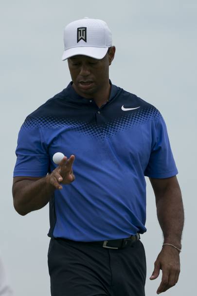 Dopo la quarta operazione alla schiena, Tiger Woods torna nuovamente e gioca il torneo delle Bahamas